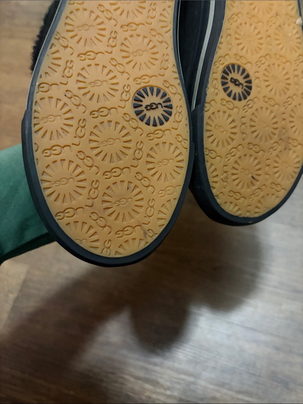 UGG Rylan slippers - Picture 4 of 6